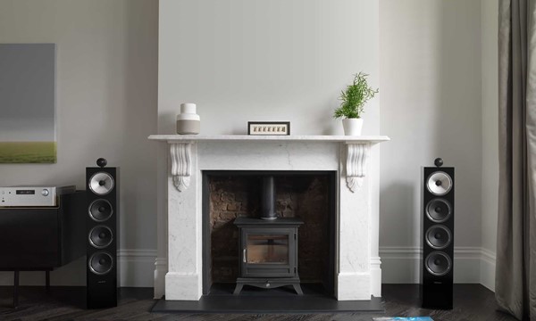 702 S2 Black Gloss with RA-1572 Fireplace Grilles Off